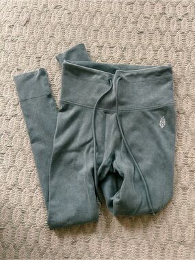 FREE PEOPLE MOVEMENT LEGGINGS